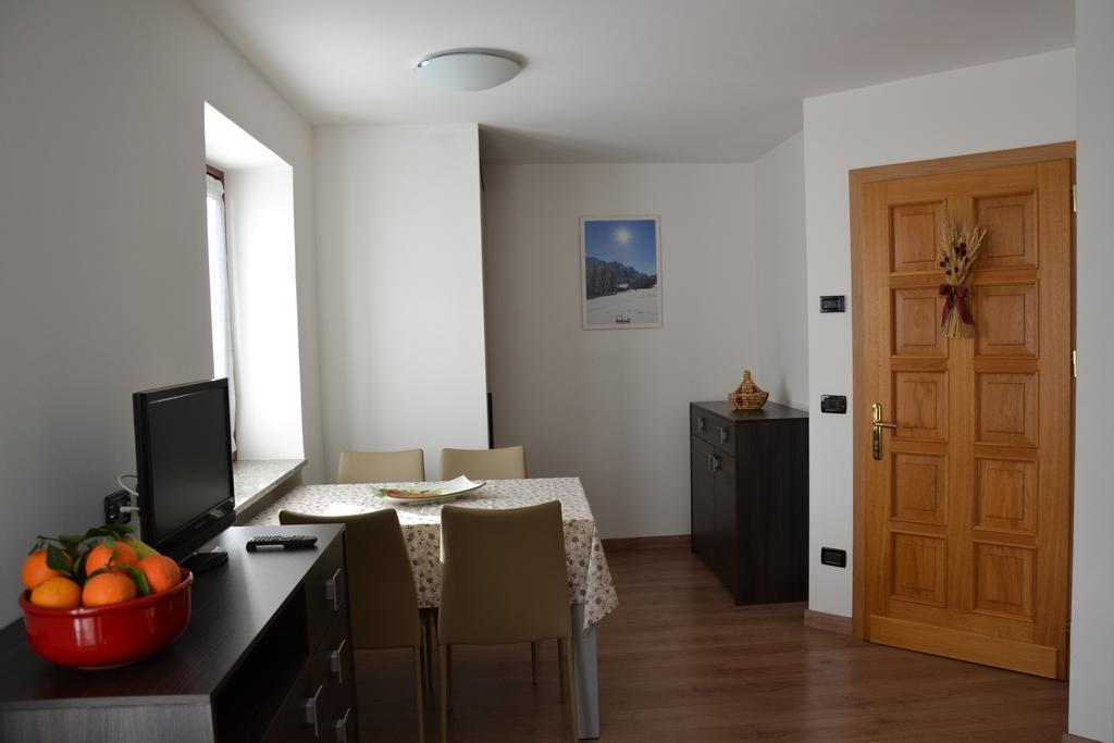Casa Olivati Apartman Pellizzano Szoba fotó