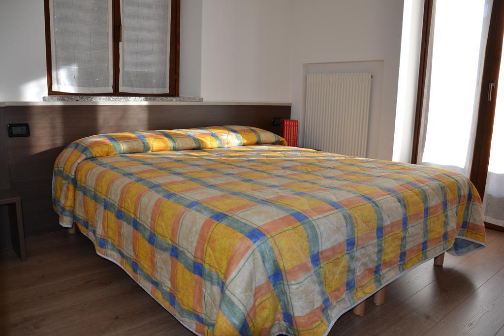 Casa Olivati Apartman Pellizzano Szoba fotó